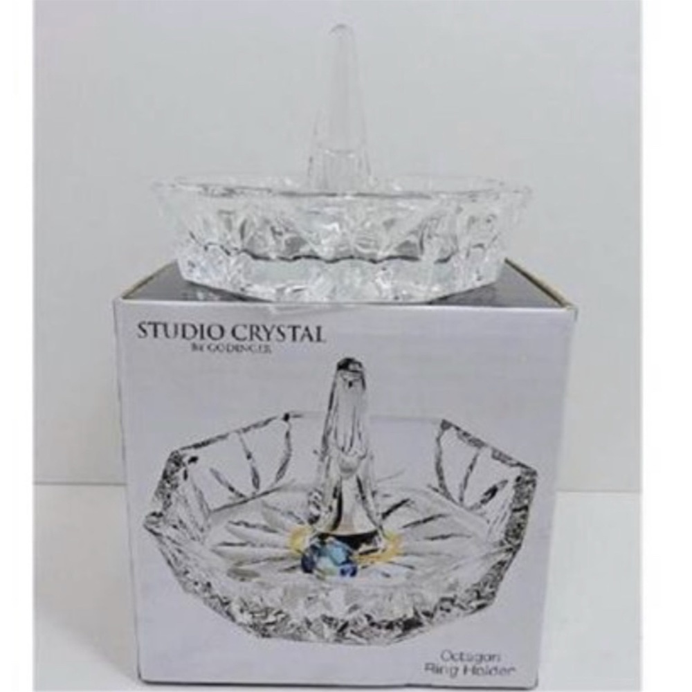 Crystal Ring Holder Brilliant Hand-Cut Pattern Octagon Studio Crystal Facet Cut - Picture 2 of 7